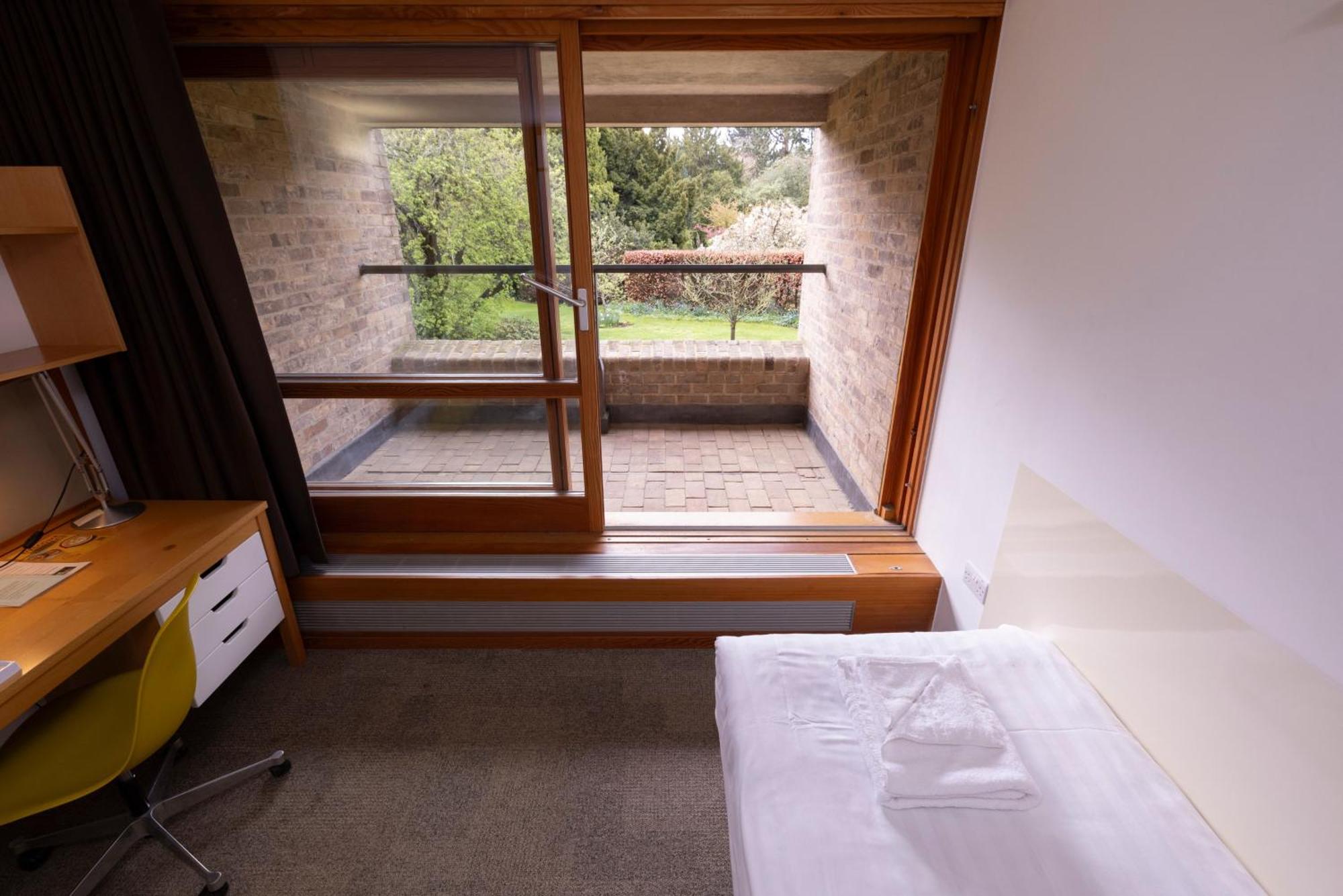 Harvey Court Gonville And Caius College CBG Exteriör bild